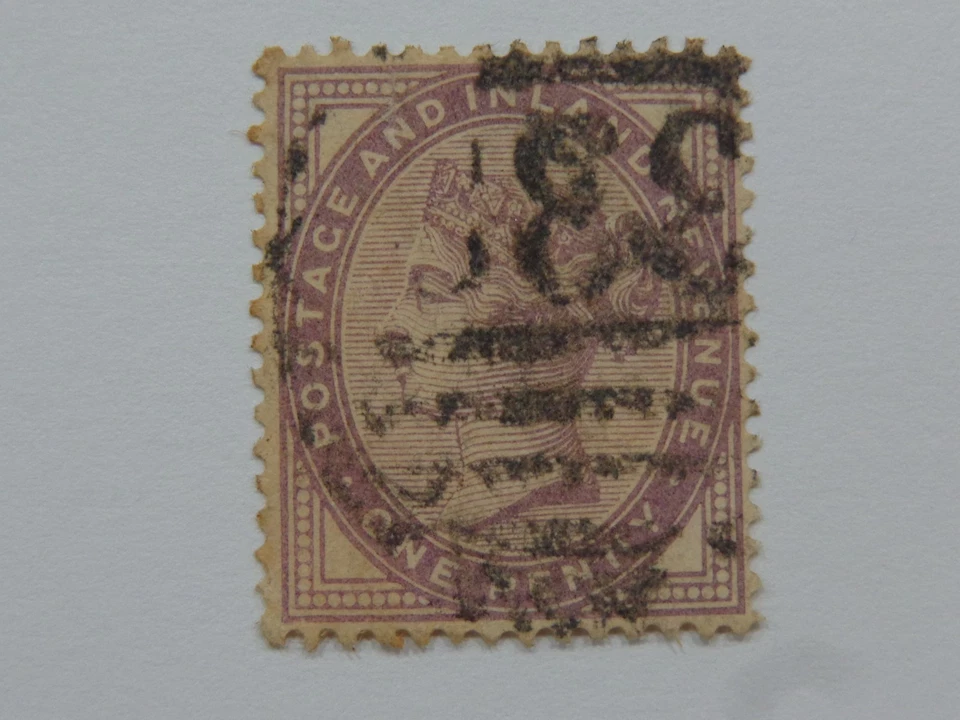 1881 QUEEN VICTORIA POSTAGE & INLAND REVENUE ONE PENNY STAMP NO. 65Aa 16 PEARLS - Image 1 of 4