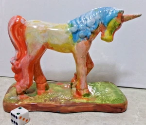 Keramik Einhorn 7x3,5x5,5 Zoll groß Regenbogenfarben Tiedye Figur - Bild 1 von 5