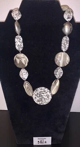 Retro Black White Swirl Speckled Faux Stone Bead Necklace - Picture 1 of 10