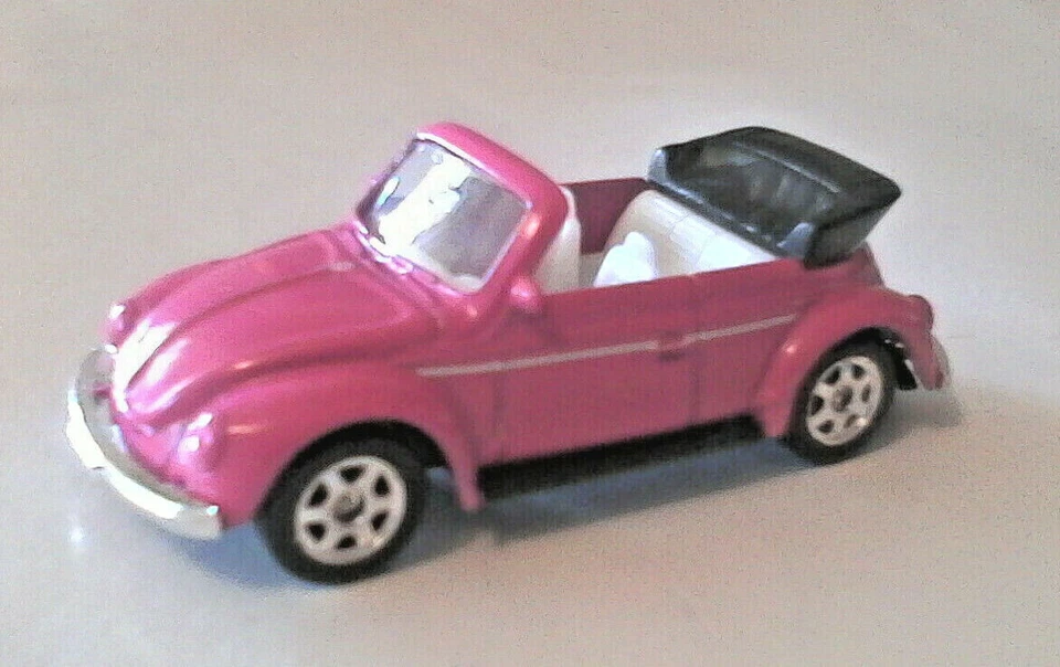 GLOBO WELLY HEAVY METAL 1:60 AUTO IN METALLO - VOLKSWAGEN BEETLE ROSA ART 2062 - Immagine 1 di 1