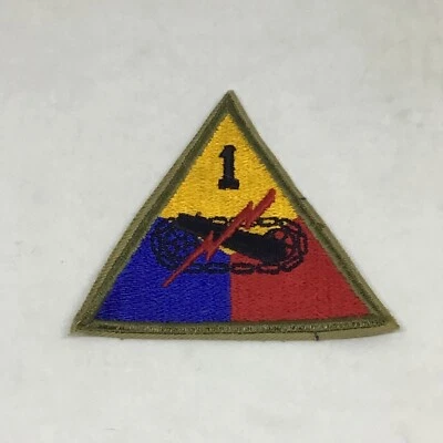 K0031 Original US Army WW2 Patch 1st Armored Division Green Back Triangle WA1 - Image 1 of 4