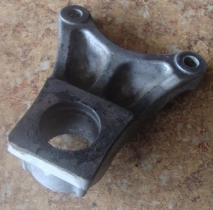2000 Suzuki GSX-R600 GSXR6 R6 Rear Disk Brake Caliper Bracket Mount Axle M10 - Picture 1 of 1