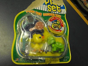 TINY PETZ PLAY SET POSE EM PAMPER EM AGES 4+ PACKAGE HAS SOME DAMAGE ITEMS OK - Picture 1 of 2