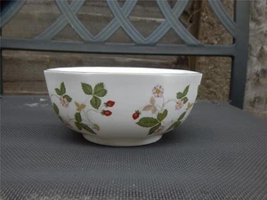 Cuenco octogonal Wedgwood Wild Strawberry.  Primera Calidad Hecho en Inglaterra - Imagen 1 de 1