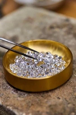 Certified 1 mm Round Cut CVD Diamond J Color VS1 Clarity 170 Pcs Diamond Lot - Image 1 of 4