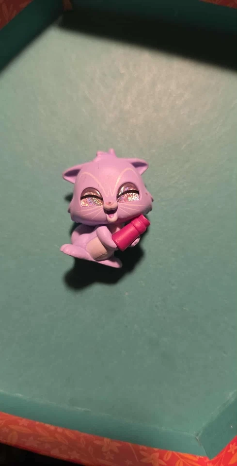 Doorables Halloween & other, Disney Lets go, Academy & Muppet & NMBC black light - Image 1 of 1