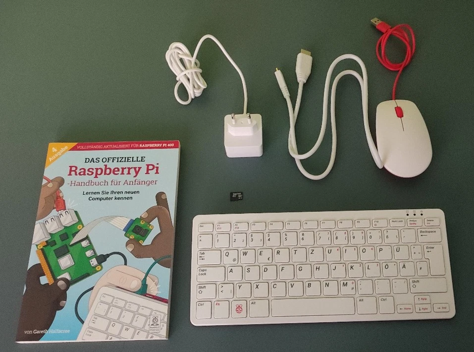 Raspberry Pi 400 Kit Komplettset Tastatur PC + Zubehör, kaum genutzt - Bild 1 von 1