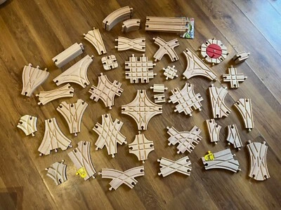 Novo trilho de trem de madeira e junções - Brio, Bigjigs, Hape e outros (oferta postal) - Imagem 1 de 3