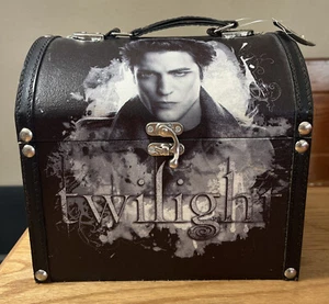 NECA Twilight Saga - Vintage Edward Trunk -Carrying Case-Jewelry Box - Very Rare - Picture 1 of 8