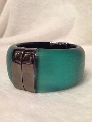 Pulsera ALEXIS BITTAR VERDE LUCITE ACENTOS DE RODIO Foto 1 de 4