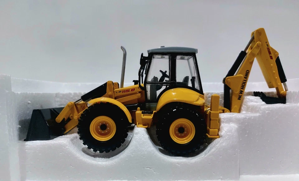 LB115B Ruspa Gommata New Holland 1:50 - Immagine 1 di 3