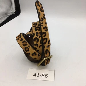 Leder mit Tiermotiv auf Kuhhaar mit massiver Messingschnalle Gürtellöcher 35-39 lesen - Bild 1 von 6