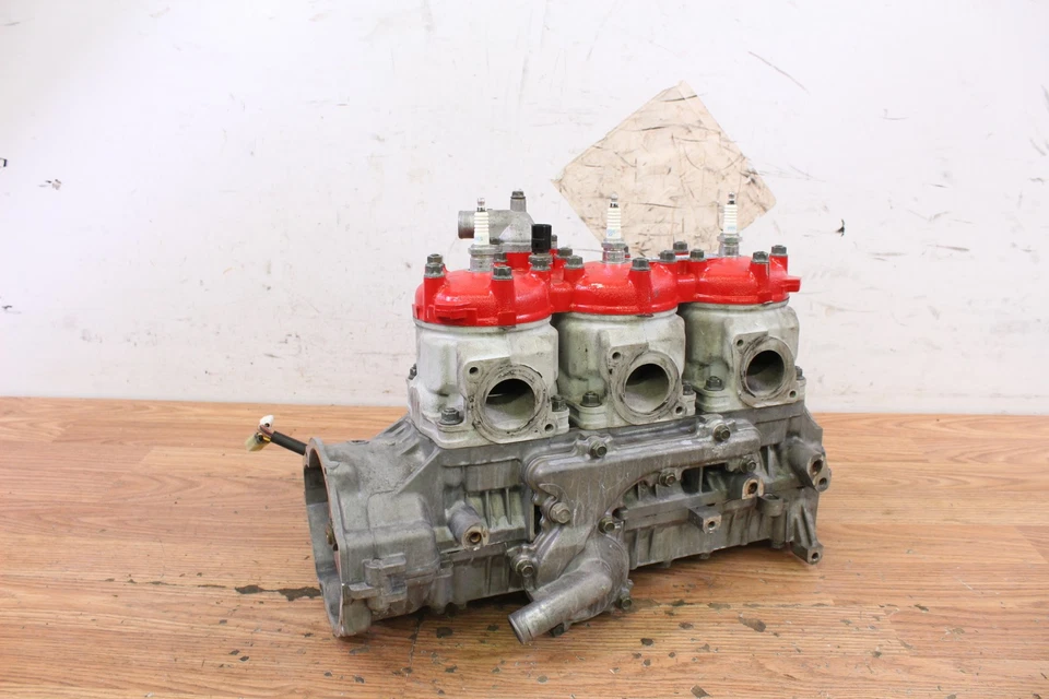 1998 YAMAHA MOUNTAIN MAX 700 MM700 Motor Engine - NEW PISTONS - Image 1 of 4