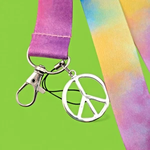 HIPPIE SCHLÜSSELBAND Retro Batik Umhängeband mit Friedenssymbol Charm Schlüsselring 2V - Bild 1 von 5