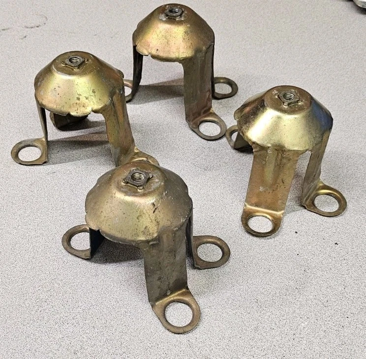 1982-1990 - Lincoln Town Car - Soportes de retención Tapacubos de radios de alambre E3AC-1A113-AA Foto 1 de 4