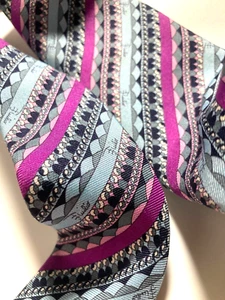 CRAVATTA EMILIO PUCCI FIRENZE VINTAGE MOTIVO ARTISTICO A RIGHE PASTELLO ITALIA ROSA - Foto 1 di 18