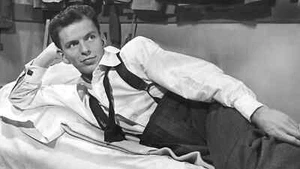 FRANK SINATRA - CELEBRANDO UNA VOZ QUE DEFINIÓ UNA ÉPOCA - Foto brillante 4x6 - Imagen 1 de 1