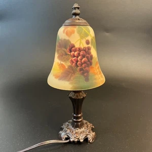 Glynda Turley 2002 Reverse Hand Painted Grapes Signed Glass Shade Lamp Farmhouse - Picture 1 of 12