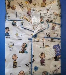 NeW SNOOPY PEANUTS GANG FLANNEL PAJAMA SET WOMENS XS or GIRLS SIZE 14/16 XL - Picture 1 of 7