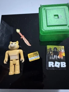 Figura Roblox Summoner Tycoon: Doge Celebrity Serie 4 con código virtual Doge Row - Imagen 1 de 3