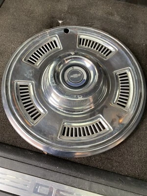 Chevelle SS 1967 Chevrolet Chevy acero inoxidable mediados de 1960 tapacubos Caprice 14" Foto 1 de 4