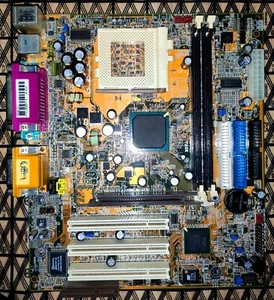 Canyon 6SP2MS-T / DFI CS32-TC s-370 (Tualatin) (Coppermine) i815EP Socket 370 - Picture 1 of 8
