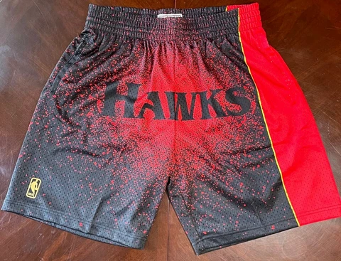 Mitchell & Ness NBA Re-Take Gradient 1996 Atlanta Hawks Swingman Shorts SIZE XL Cover