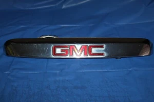 10-17 GMC TERRAIN LIFT GATE HANDLE TRIM BACK UP CAMERA 20881057 CHROME 11 12 13 - Picture 1 of 5