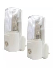 2 x AUTOMATIC ON/OFF LED PLUG IN NIGHT LIGHT LOW ENERGY SAFETY NIGHT LIGHTS NEW
