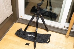 Ravelli Ball Head Tripod with quick release plate and carry bag - Picture 1 of 1