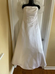 Michaelangelo David's Bridal White Strapless Beaded Wedding Gown Sz 14 Stunning - Picture 1 of 5