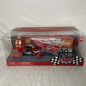 Disney Lightin McQueen Runaway Racer Mack Hauler Rare Disney Store Exclusive - Bild 1 von 12