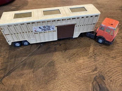 Camión y remolque Mercedes Matchbox Super Kings K-8 #B21 Foto 1 de 4