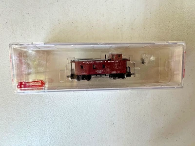 Roundhouse #85801 N 3-Window Open End Caboose AT&SF #1760 w/case- LN - Image 1 of 4