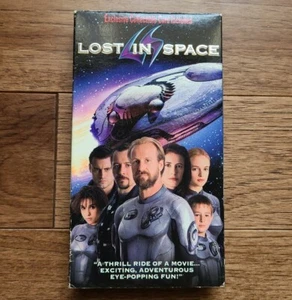 Lost in Space the Movie 1998 VHS Gary Oldman William Hurt - Picture 1 of 3