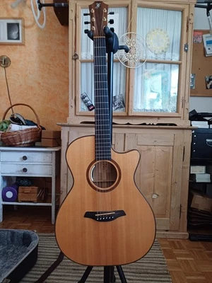 Furch 24-SF Cutaway – Massiv Sitka-Fichte / Ahorn – hochwertiges Vintage-Modell - Bild 1 von 4