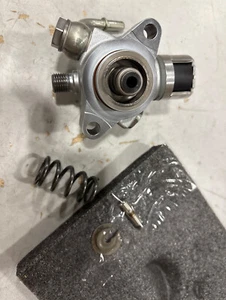 High Pressure Fuel Pump PE19-20-3F0 For Mazda 3 2012-2018 6 2014-17 CX-5 2013-18 - Picture 1 of 5