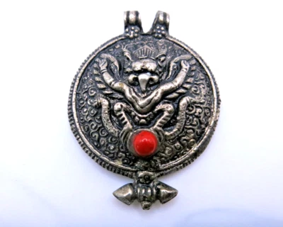 Colgante Medallón Pájaro Garuda Tibetano Plata Rojo Coral Hecho a Mano Amuleto 30g Foto 1 de 4