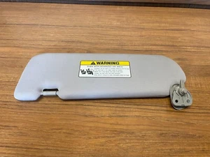 2011-2014 Hyundai Sonata Roof Right Passenger Sunvisor Sun Visor Shade * - Picture 1 of 4