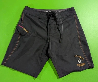 Volcom Hawaii Mod-Tech Men’s Board Shorts Stretch Cinch Fly Black Size 30 Swim  - Image 1 of 4