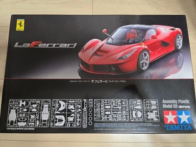 Set 2 modellini auto in plastica Tamiya 1/24 LaFerrari & Enzo Ferrari - Immagine 1 di 4