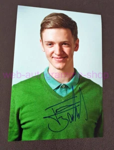 TIMUR BARTELS CLUB DER ROTEN BÄNDER - SIGNED IN PERSON AUTOGRAMM AUTOGRAPH 20x29 - Bild 1 von 1