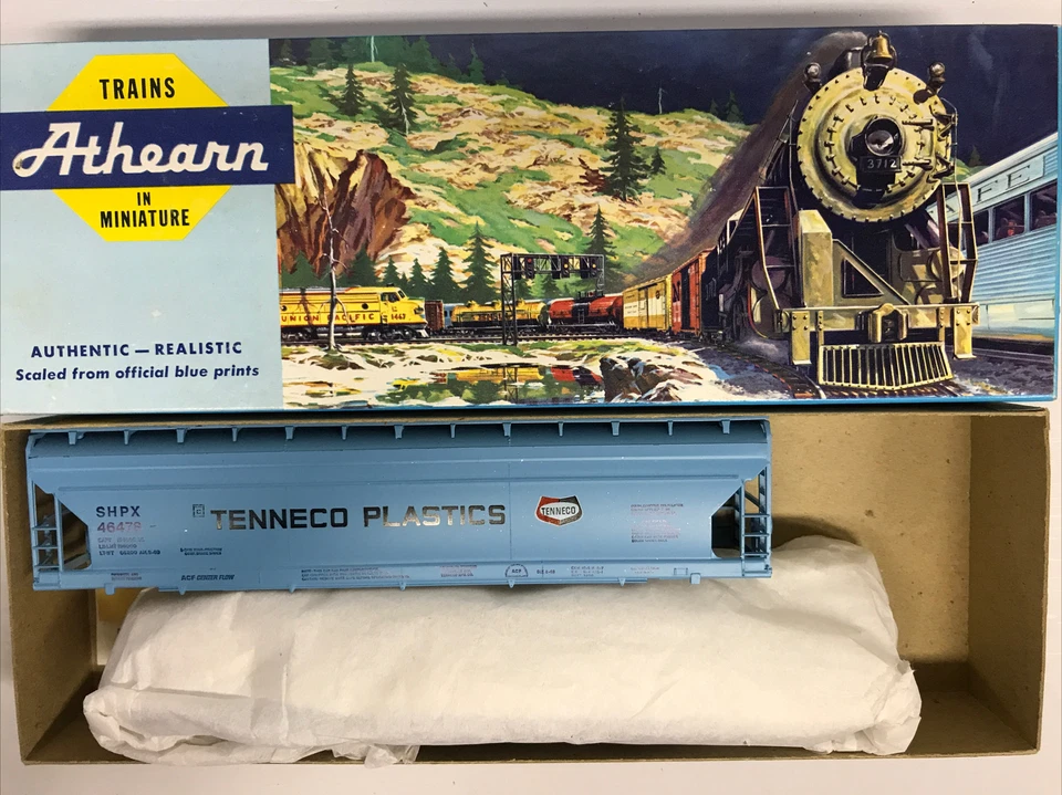 HO Athearn 1916 55' Center Flow Hopper Tenneco Plastics SHPX 46478 Kit - Image 1 of 3
