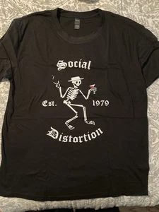 SOCIAL DISTORTION *  LARGE * T-SHIRT * PUNK ROCK * MIKE NESS - Picture 1 of 3