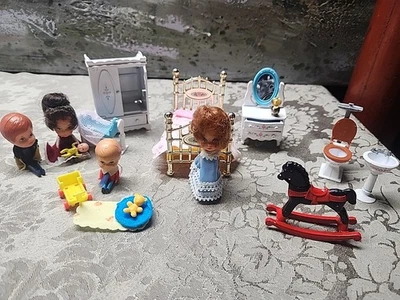 Lote 1980 Mattel The Littles Metal Die-Cast Casa de Muñecas Muebles y Muñecas Foto 1 de 4