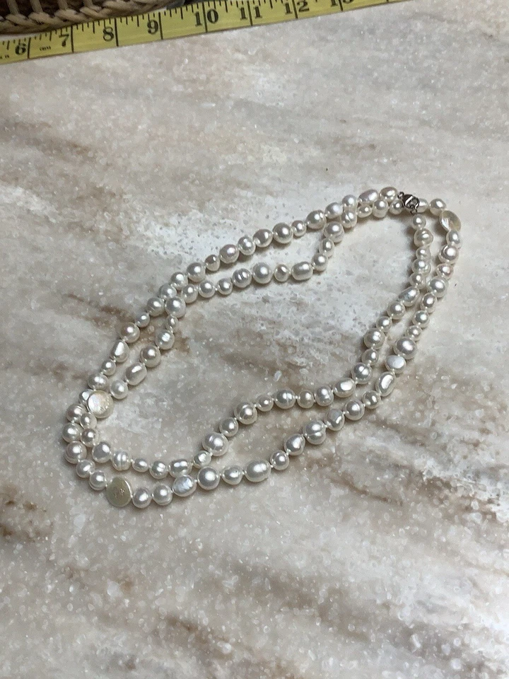 Honora 白色硬币和圆形珍珠项链全新无标签 60 英寸 — 第 1/4 张图片