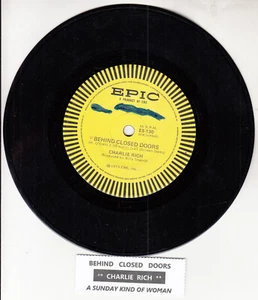 CHARLIE RICH Behind Closed Doors & A Sunday Kind Of Woman 7" 45 rpm vinyl record - Bild 1 von 3