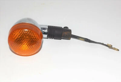 UM / Hyosung Cruise V2C-250T: señal de giro trasera: izquierda (35604HJ8251) {M1509} Foto 1 de 4