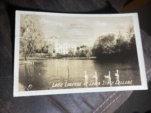 Iowa State College Quartet of Swans Swim on Lake Laverne Campus Bldgs RPPC - Imagen 1 de 3