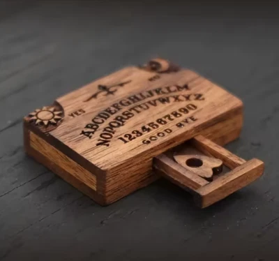 Миниатюрный кукольный домик доска Ouija масштаб 1:12 - БЫСТРАЯ ДОСТАВКА ПО США - Изображение 1 из 4